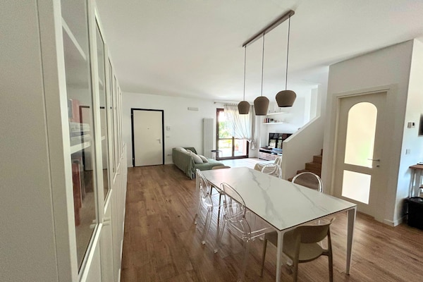 Foto van Mooie villa met zwembad en tuin. - Vakantiehuis in Fermignano - DiningRoom