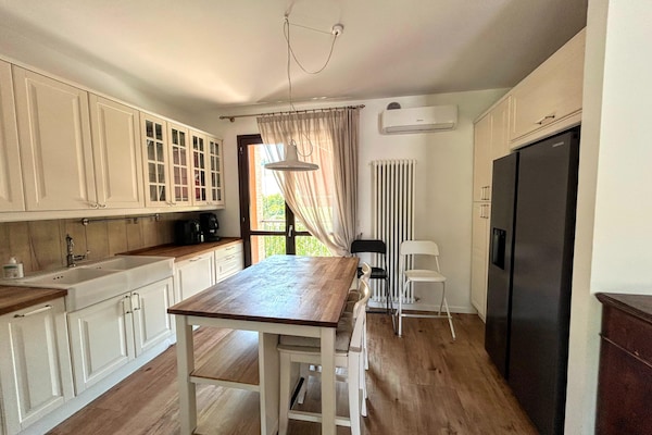 Foto van Mooie villa met zwembad en tuin. - Vakantiehuis in Fermignano - Kitchen