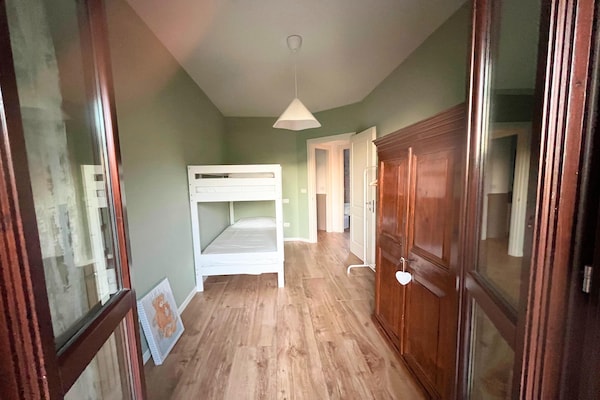 Foto van Mooie villa met zwembad en tuin. - Vakantiehuis in Fermignano - BedRoom