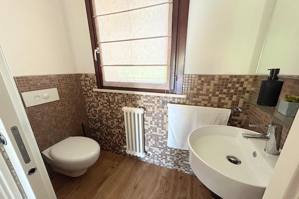 Foto van Mooie villa met zwembad en tuin. - Vakantiehuis in Fermignano - BathRoom