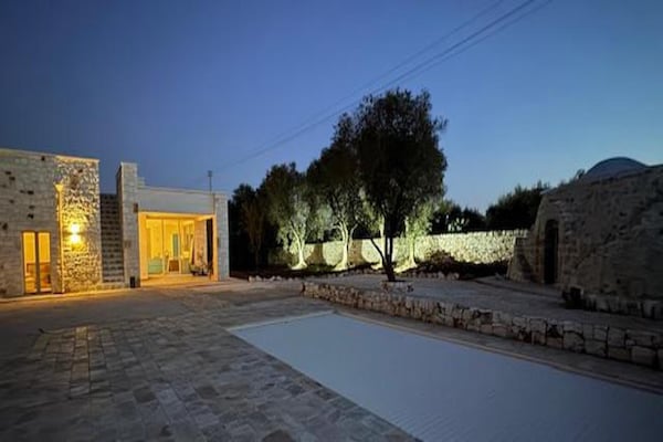 Foto van Villa in eeuwenoude olijfgaard - Vakantiehuis in Ostuni - ExteriorSummer