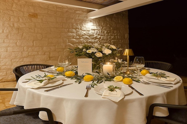 Foto van Villa in eeuwenoude olijfgaard - Vakantiehuis in Ostuni - TerraceBalcony