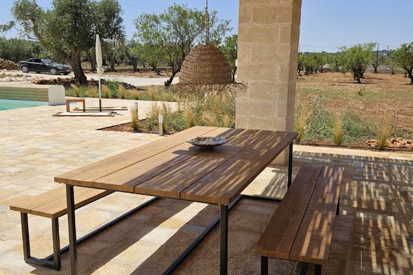 Foto van Villa in eeuwenoude olijfgaard - Vakantiehuis in Ostuni - TerraceBalcony