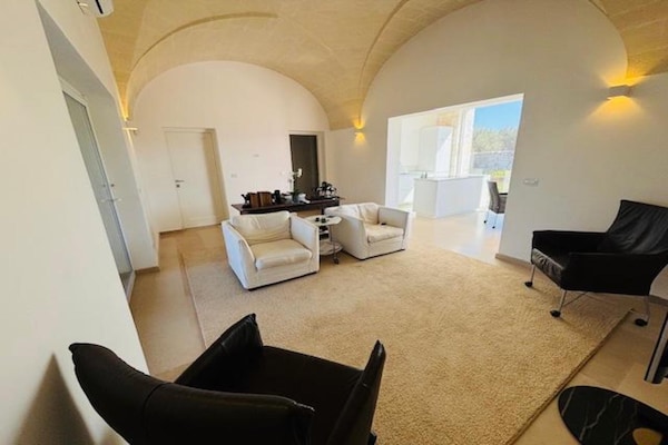 Foto van Villa in eeuwenoude olijfgaard - Vakantiehuis in Ostuni - LivingRoom