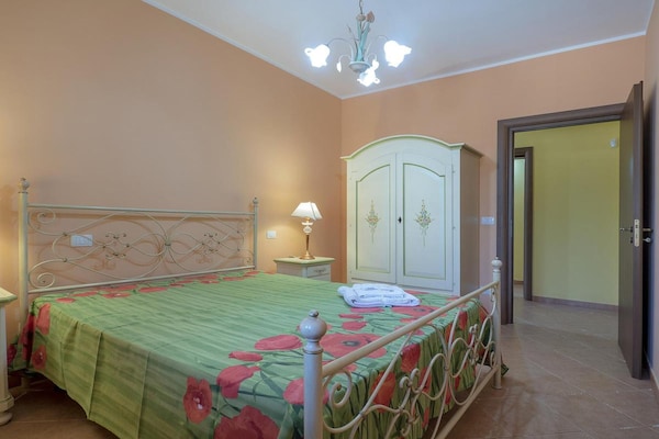Foto van Ruime Italiaanse villa met 6 slaapkamers - Vakantiehuis in Marina di Mancaversa - BedRoom