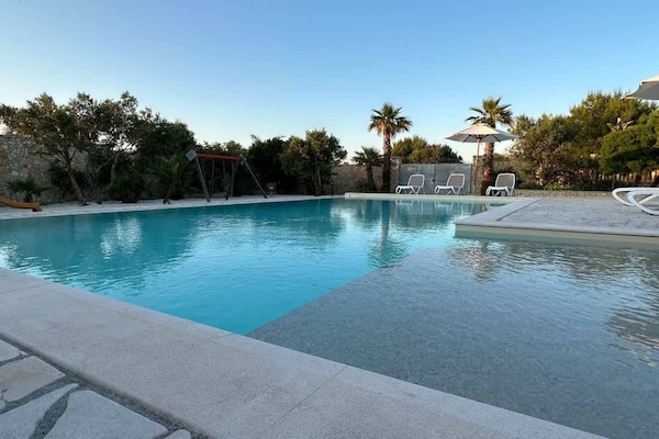 Foto van Ruime Italiaanse villa met 6 slaapkamers - Vakantiehuis in Marina di Mancaversa - PoolOfHouse