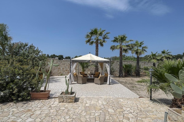 Foto van Ruime Italiaanse villa met 6 slaapkamers - Vakantiehuis in Marina di Mancaversa - GardenSummer