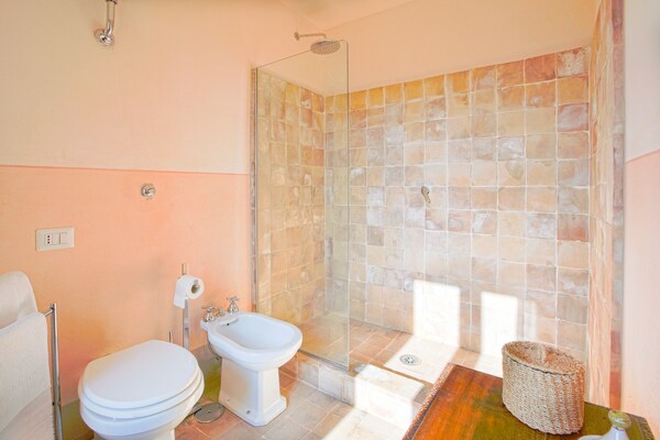 Foto van Villa in Orvieto met Infinity Pool & Uitzicht - Vakantiehuis in Sermugnano - BathRoom