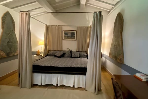 Foto van Vinarte, een prachtige villa en wijndomein - Vakantiehuis in Vaiano - BedRoom