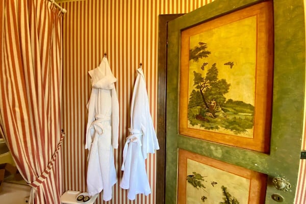 Foto van Vinarte, een prachtige villa en wijndomein - Vakantiehuis in Vaiano - BathRoom
