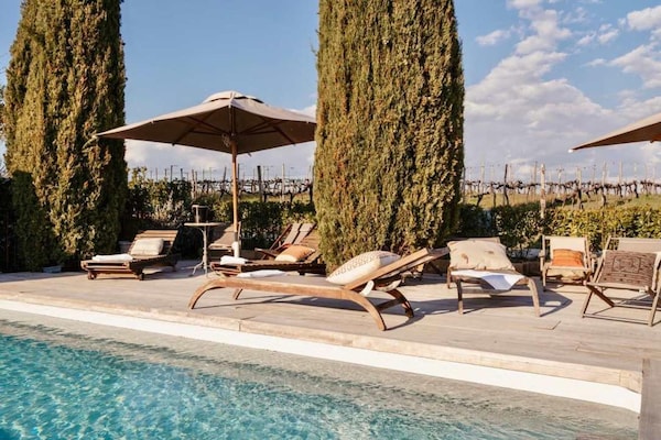 Foto van Vinarte, een prachtige villa en wijndomein - Vakantiehuis in Vaiano - PoolOfHouse