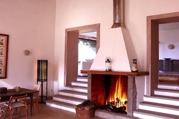 Foto van Vinarte, een prachtige villa en wijndomein - Vakantiehuis in Vaiano - LivingRoom