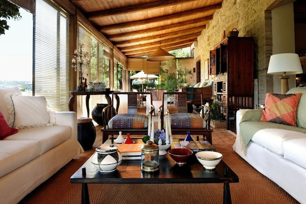Foto van Vinarte, een prachtige villa en wijndomein - Vakantiehuis in Vaiano - LivingRoom