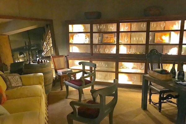 Foto van Vinarte, een prachtige villa en wijndomein - Vakantiehuis in Vaiano - LivingRoom