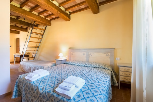 Foto van Prachtige boerderij met zwembad - Vakantiehuis in Città di Castello - BedRoom