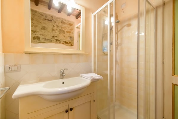 Foto van Prachtige boerderij met zwembad - Vakantiehuis in Città di Castello - BathRoom