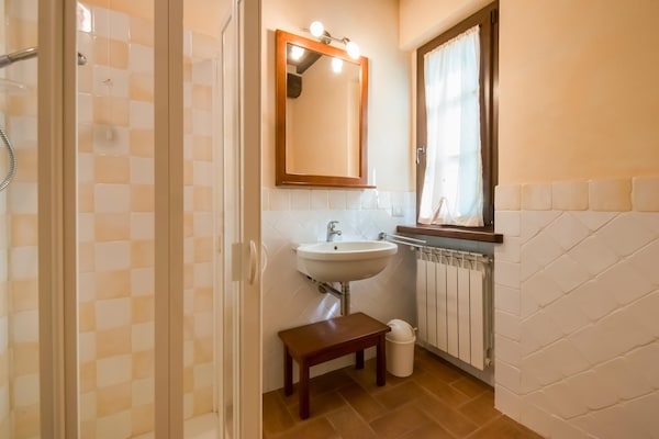 Foto van Prachtige boerderij met zwembad - Vakantiehuis in Città di Castello - BathRoom