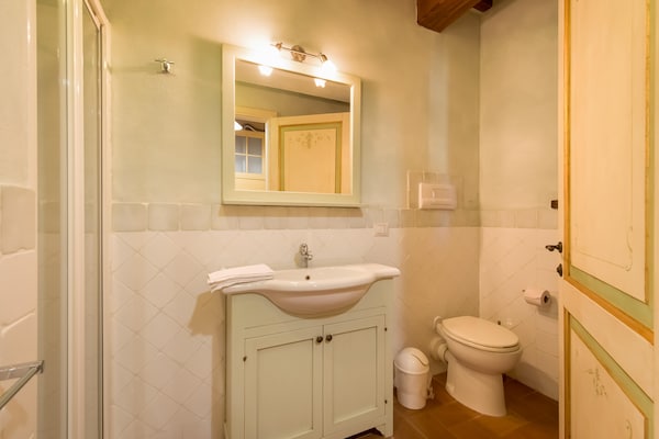 Foto van Prachtige boerderij met zwembad - Vakantiehuis in Città di Castello - BathRoom
