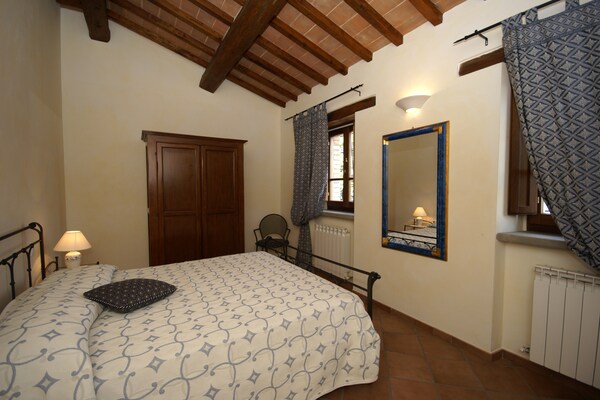 Foto van Villa in Umbertide met Zwembad en Tuin - Vakantiehuis in Umbertide - BedRoom