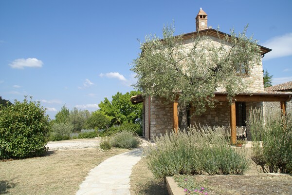 Foto van Villa in Umbertide met Zwembad en Tuin - Vakantiehuis in Umbertide - GardenSummer