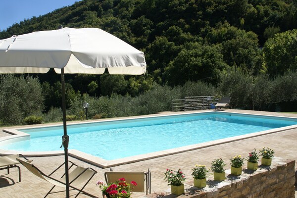 Foto van Villa in Umbertide met Zwembad en Tuin - Vakantiehuis in Umbertide - PoolOfHouse