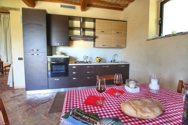 Foto van Umbrisch herenhuis omgeven door wijngaarden - Vakantiehuis in Santa Maria Degli Angeli - Kitchen