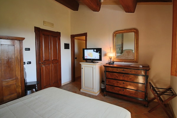 Foto van Umbrisch herenhuis omgeven door wijngaarden - Vakantiehuis in Santa Maria Degli Angeli - BedRoom