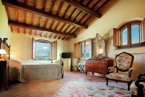 Foto van Umbrisch herenhuis omgeven door wijngaarden - Vakantiehuis in Santa Maria Degli Angeli - BedRoom