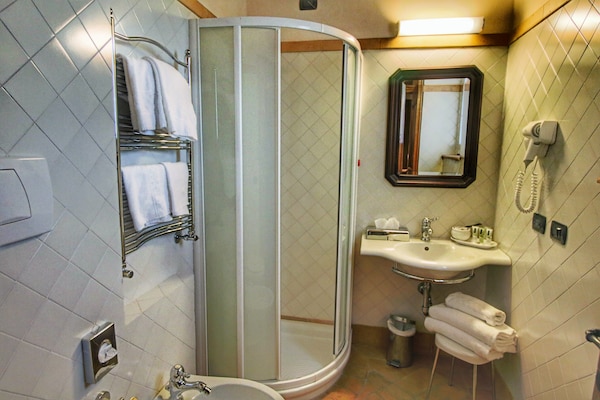 Foto van Umbrisch herenhuis omgeven door wijngaarden - Vakantiehuis in Santa Maria Degli Angeli - BathRoom