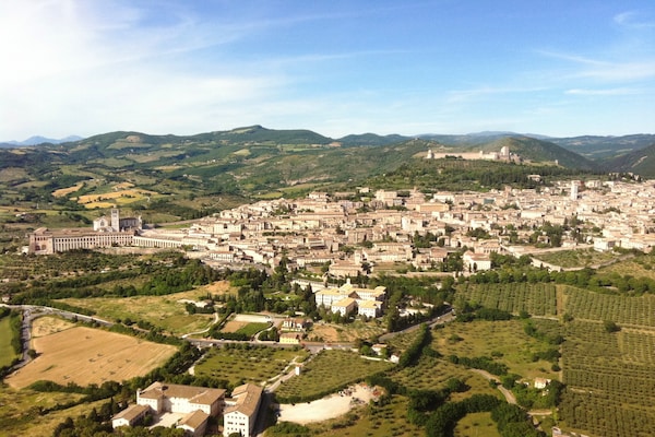 Foto van Umbrisch herenhuis omgeven door wijngaarden - Vakantiehuis in Santa Maria Degli Angeli - AreaSummer5KM