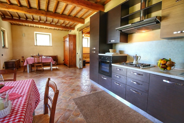 Foto van Umbrisch herenhuis omgeven door wijngaarden - Vakantiehuis in Santa Maria Degli Angeli - Kitchen
