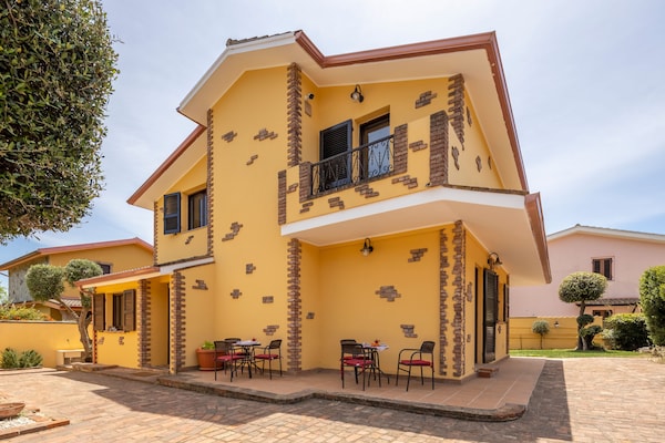 Foto van Appartement met exclusief zwembad - Vakantiehuis in Iglesias - ExteriorSummer