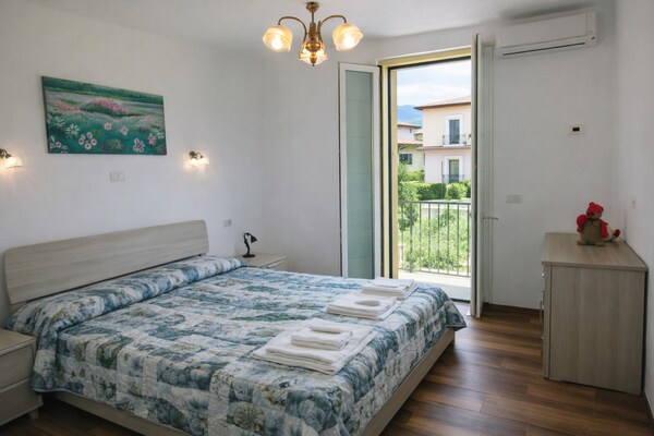 Foto van Vakantiehuis in Porto Valtravaglia voor 8 personen - BedRoom