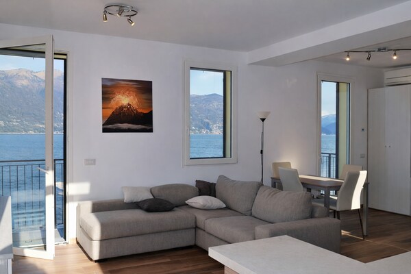 Foto van Vakantiehuis in Porto Valtravaglia voor 8 personen - LivingRoom