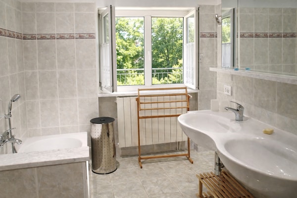 Foto van Vrijstaande villa in Brezzo di Bedero - Vakantiehuis in Brezzo di Bedero - BathRoom
