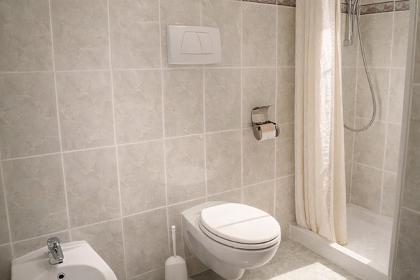 Foto van Vrijstaande villa in Brezzo di Bedero - Vakantiehuis in Brezzo di Bedero - BathRoom