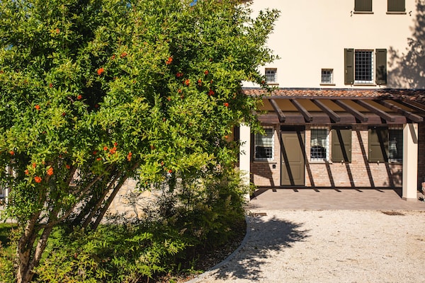 Foto van Villa in Bologna met privézwembad - Vakantiehuis in Castel San Pietro Terme - ExteriorSummer
