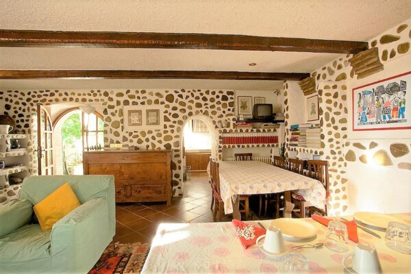 Foto van Heerlijke villa in Sant'Agata Feltria met zwembad - Vakantiehuis in Sant'Agata Feltria - LivingRoom