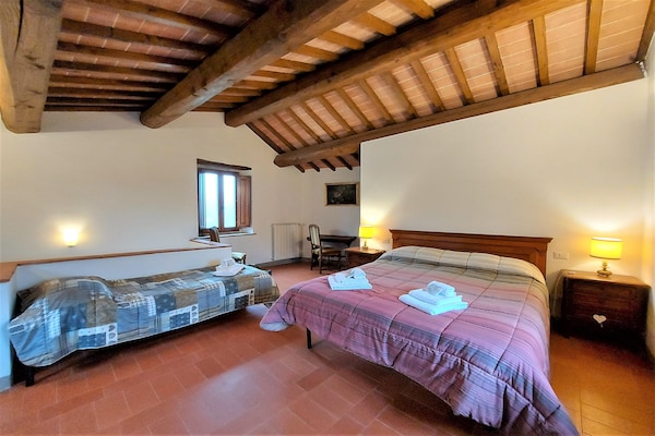 Foto van Vakantiehuis in Dicomano met privé zwembad - Vakantiehuis in Dicomano - BedRoom