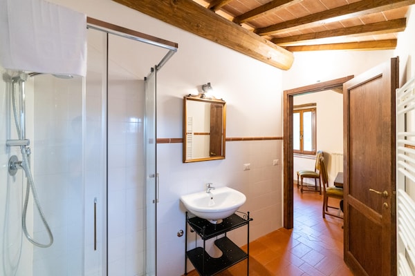 Foto van Vakantiehuis in Dicomano met privé zwembad - Vakantiehuis in Dicomano - BathRoom