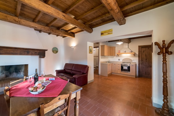 Foto van Vakantiehuis in Dicomano met privé zwembad - Vakantiehuis in Dicomano - LivingRoom