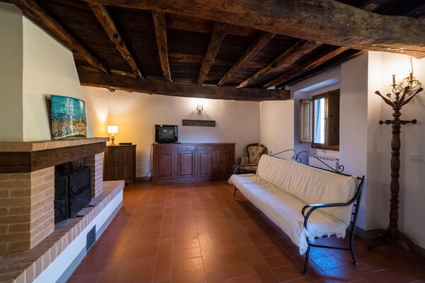 Foto van Vakantiehuis in Dicomano met privé zwembad - Vakantiehuis in Dicomano - LivingRoom