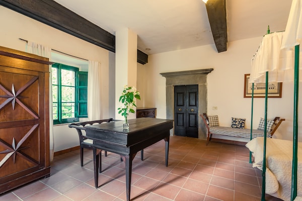 Foto van Ruime villa-retraite - Vakantiehuis in Migliorini - Pistoia - BedRoom