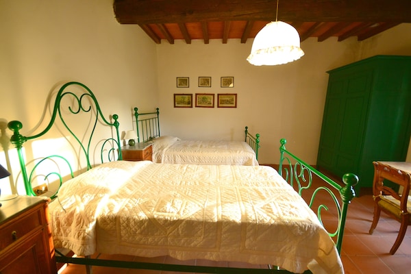 Foto van Ruime villa-retraite - Vakantiehuis in Migliorini - Pistoia - BedRoom
