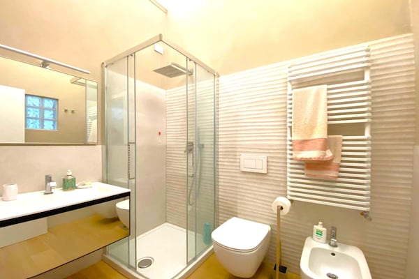 Foto van Vakantiehuis in Valenzatico met tuin - Vakantiehuis in Valenzatico (PT) - BathRoom