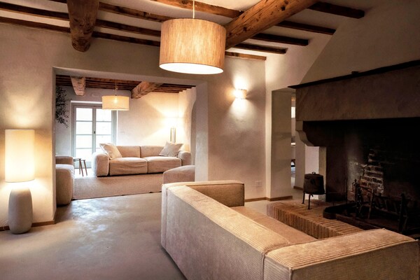 Foto van Villa in Toscane met Verwarmd Zwembad - Vakantiehuis in Poppi - LivingRoom
