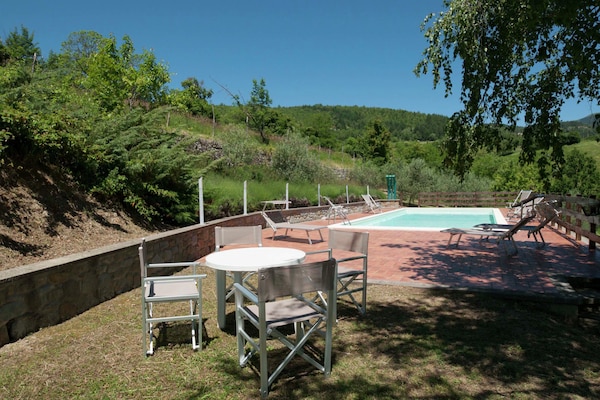 Foto van Villa in Casentino met zwembad en kasteelzicht - Vakantiehuis in Stia - PoolOfHouse