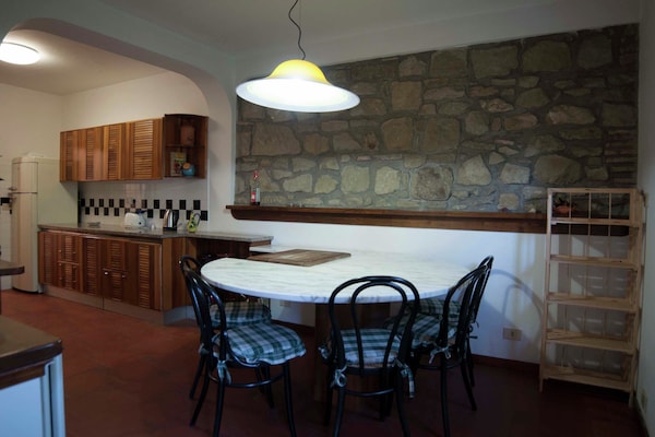 Foto van Villa in Casentino met zwembad en kasteelzicht - Vakantiehuis in Stia - Kitchen