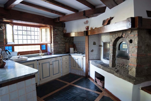 Foto van Villa in Casentino met zwembad en kasteelzicht - Vakantiehuis in Stia - Kitchen