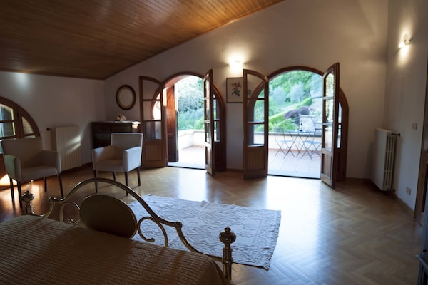 Foto van Villa in Casentino met zwembad en kasteelzicht - Vakantiehuis in Stia - BedRoom